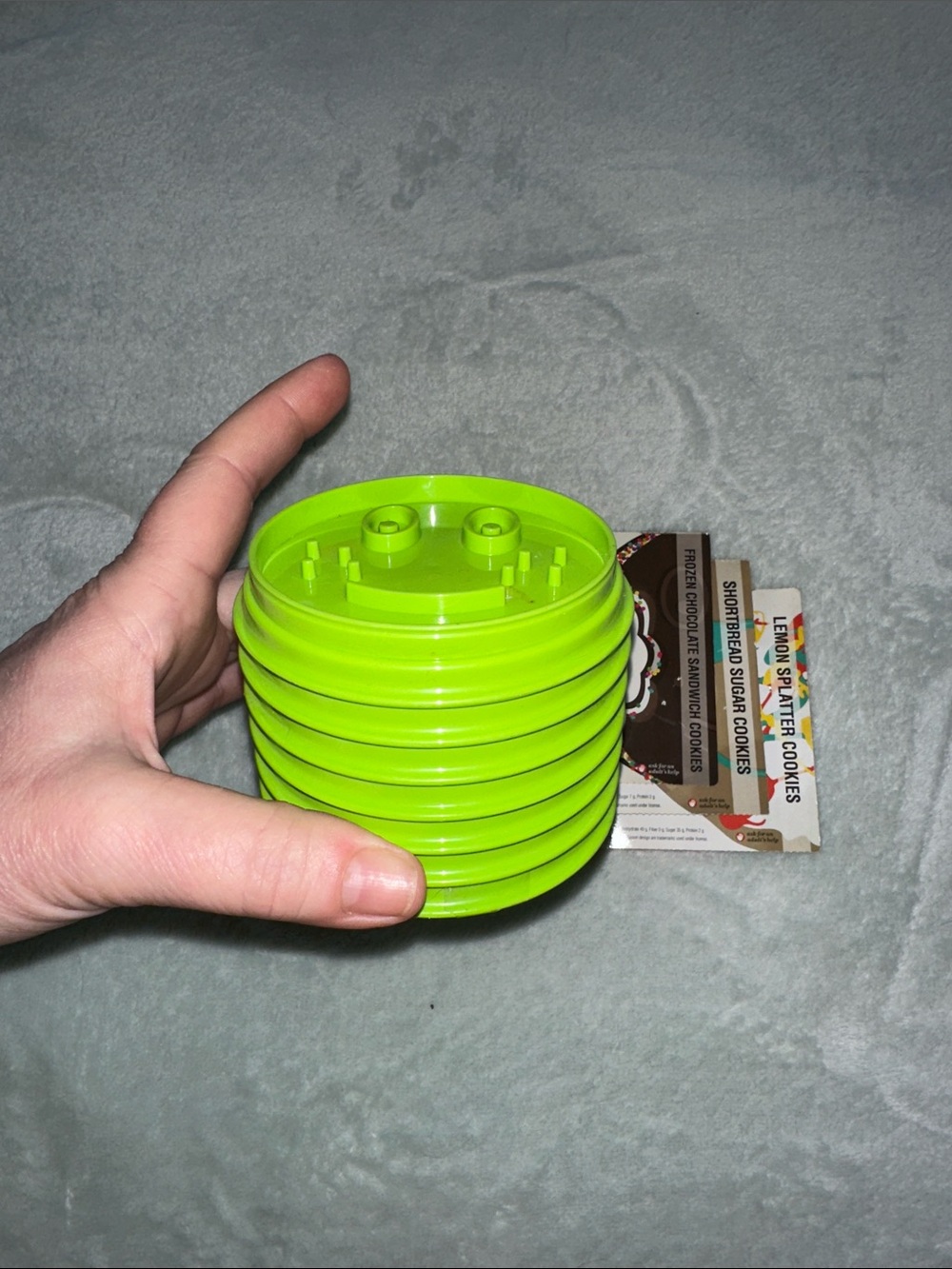NWOT Tupperware Set of 7 Green Emoji Cookie Cutters with Recipes - Picture 4 of 4